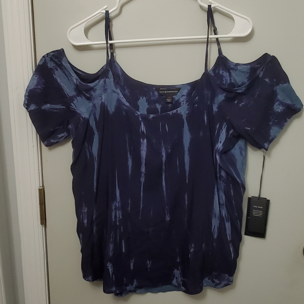 Womens cold shoulder shirt